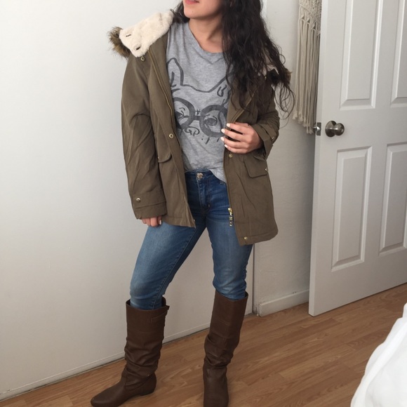 ❗️One  Left❗️NWT Olive Green Fur Hoodie Jacket - Picture 3 of 7